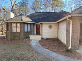 featured image of 2413 Knollwood Dr
