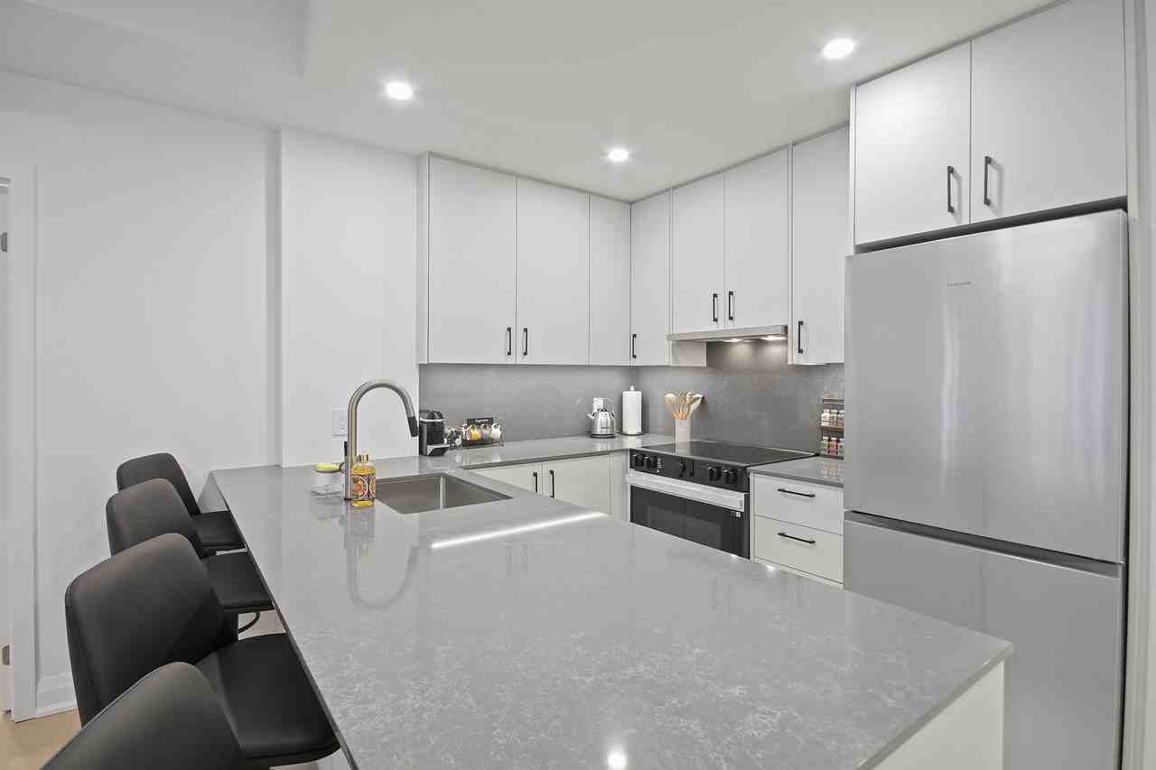 208 Queens Quay W #1 - Photo 6 of 50