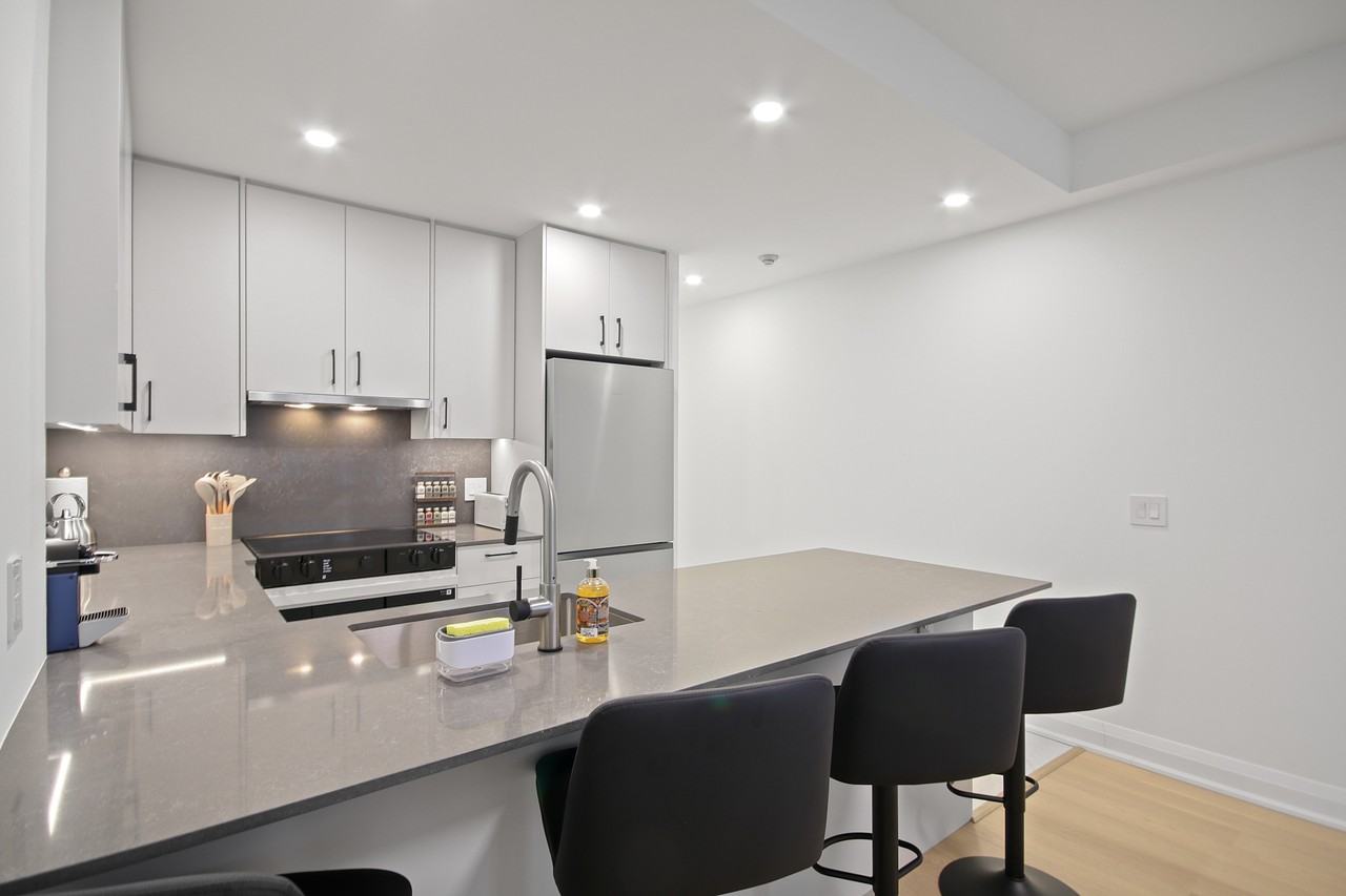 208 Queens Quay W #1 - Photo 7 of 50