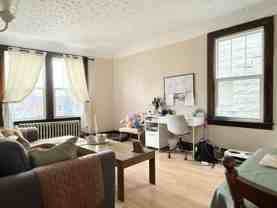 524 Pitt St W #303 - Photo 1 of 1