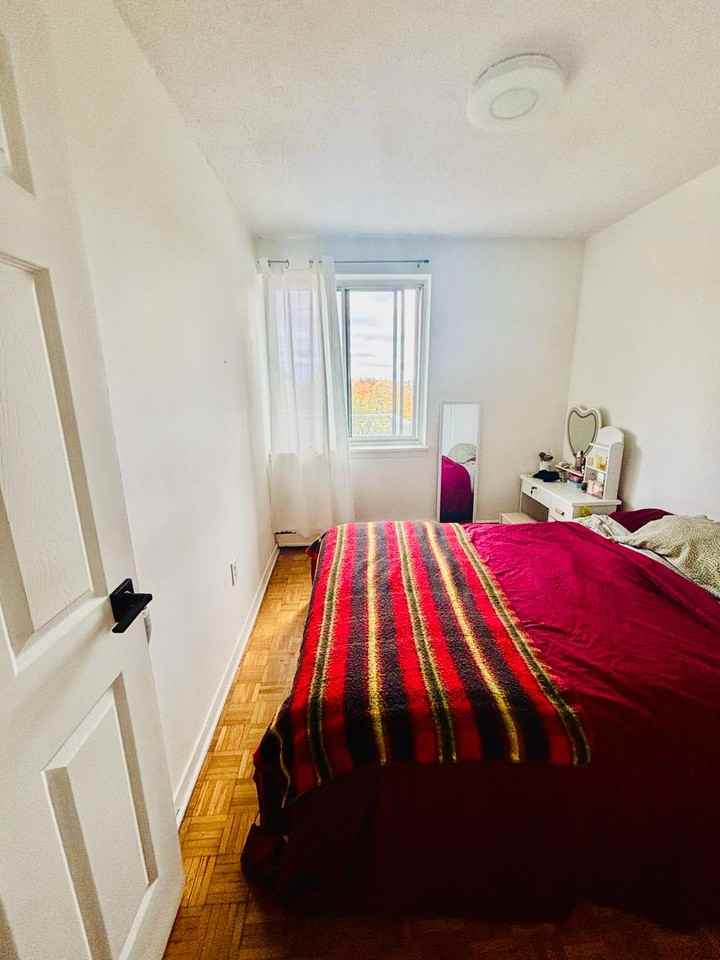 5713 Victoria Road #604 - Photo 6 of 12