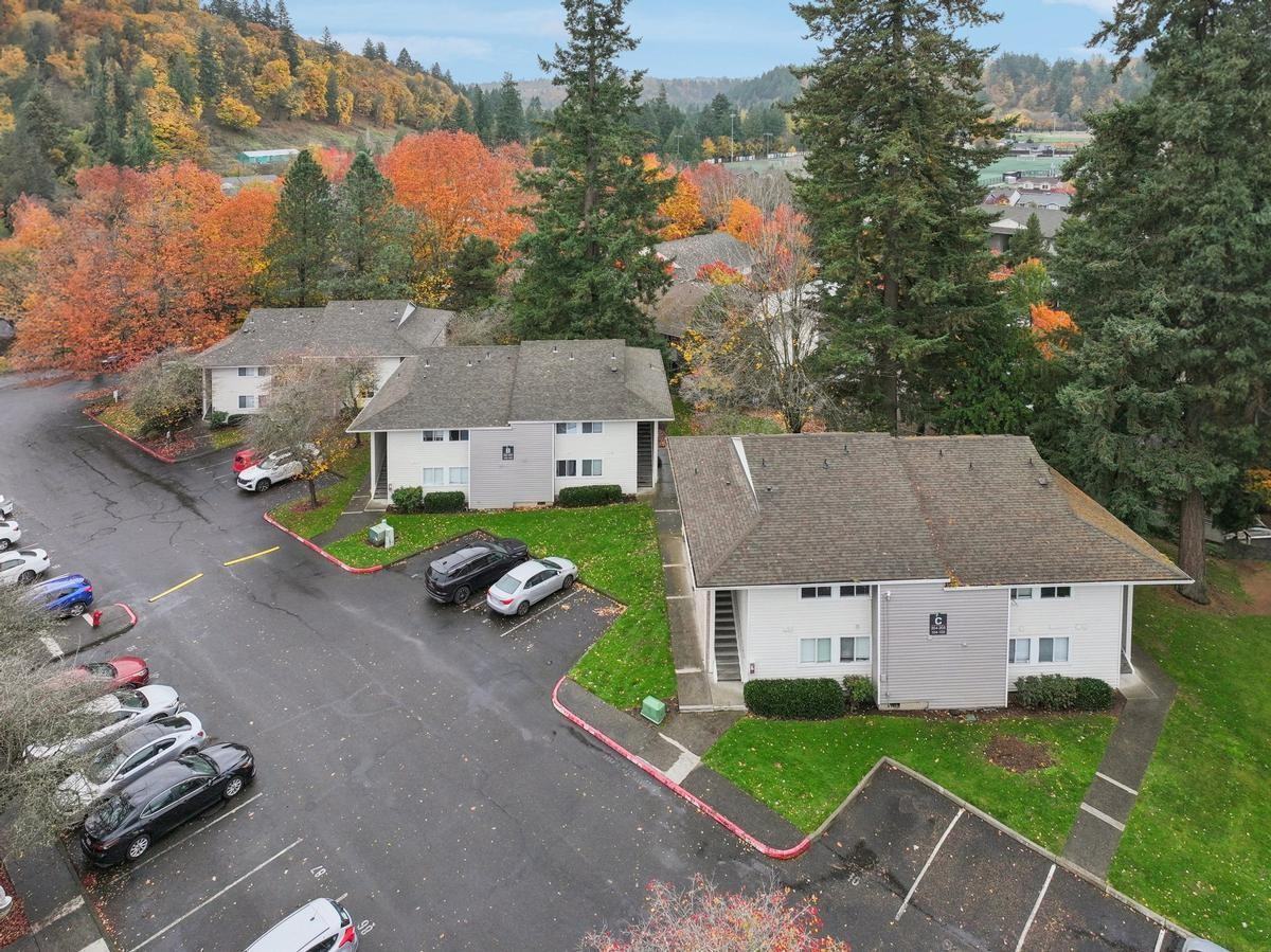 4777 Sw 11th St - Photo 3 of 23