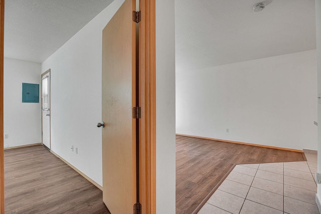 #327 BURNSIDE EAST - Photo 3 of 8