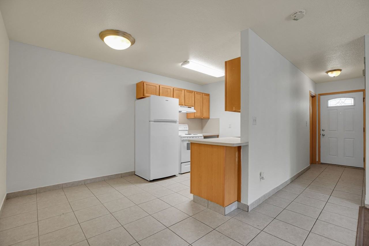 #327 BURNSIDE EAST - Photo 7 of 8