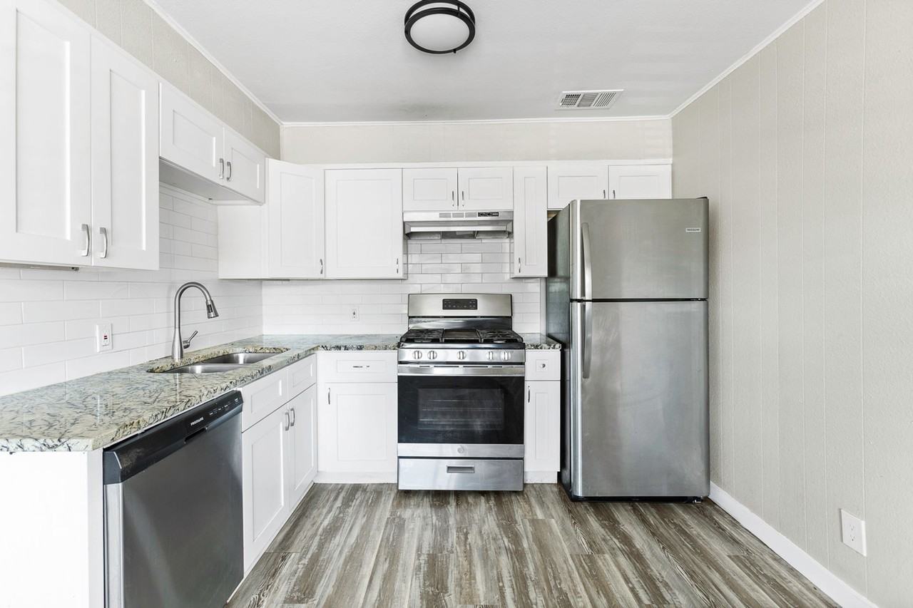 Sundance Apartments - Photo 3 of 34