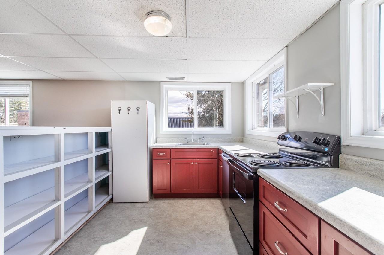 84 E Main St - Photo 4 of 15