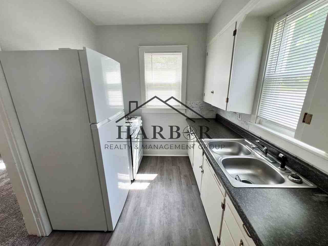 527 Boone Street - Photo 2 of 50