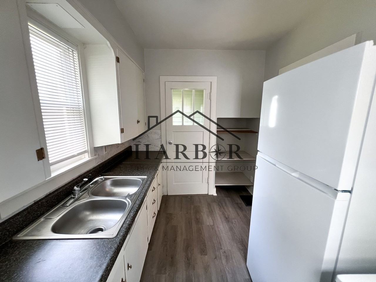 527 Boone Street - Photo 3 of 50