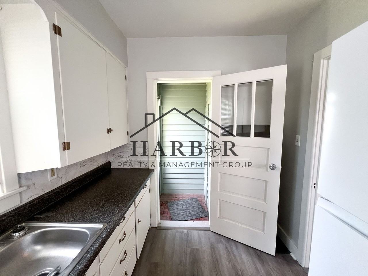 527 Boone Street - Photo 5 of 50