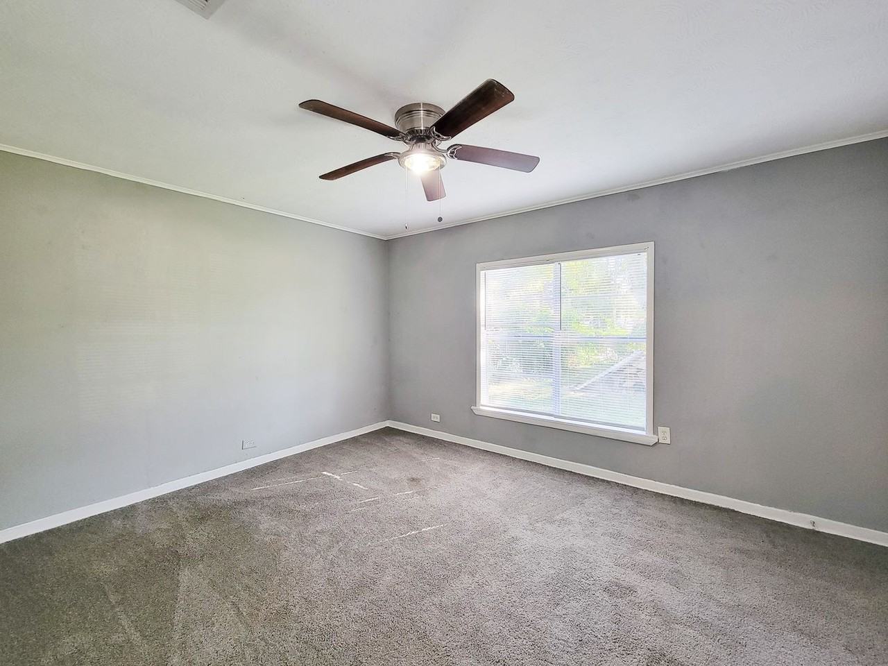 2330 Cedar Dr - Photo 5 of 22