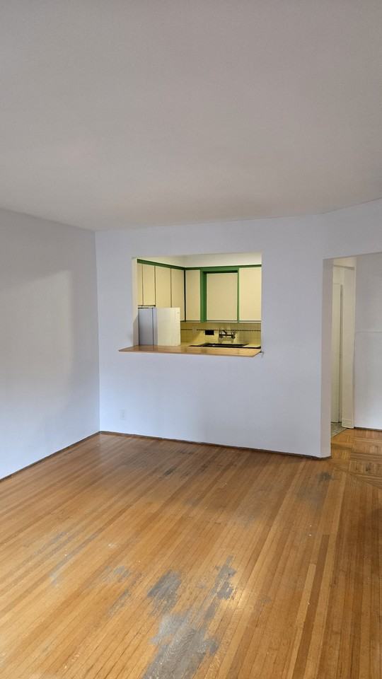 1710 Barclay Street #204 - Photo 3 of 21