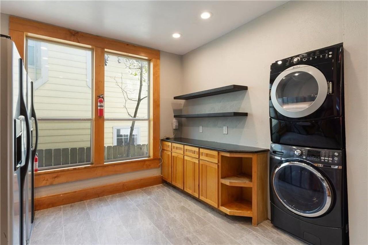 3210 Hampton Rd ##B - Photo 3 of 26