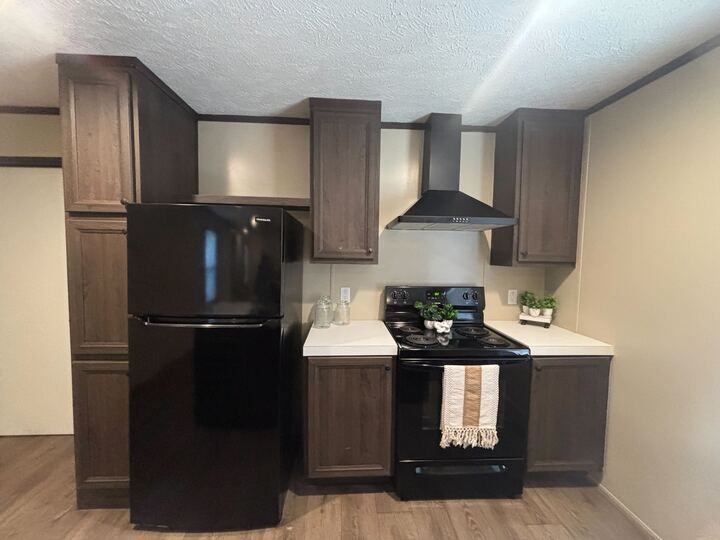 601 Kathy Street - Photo 6 of 35