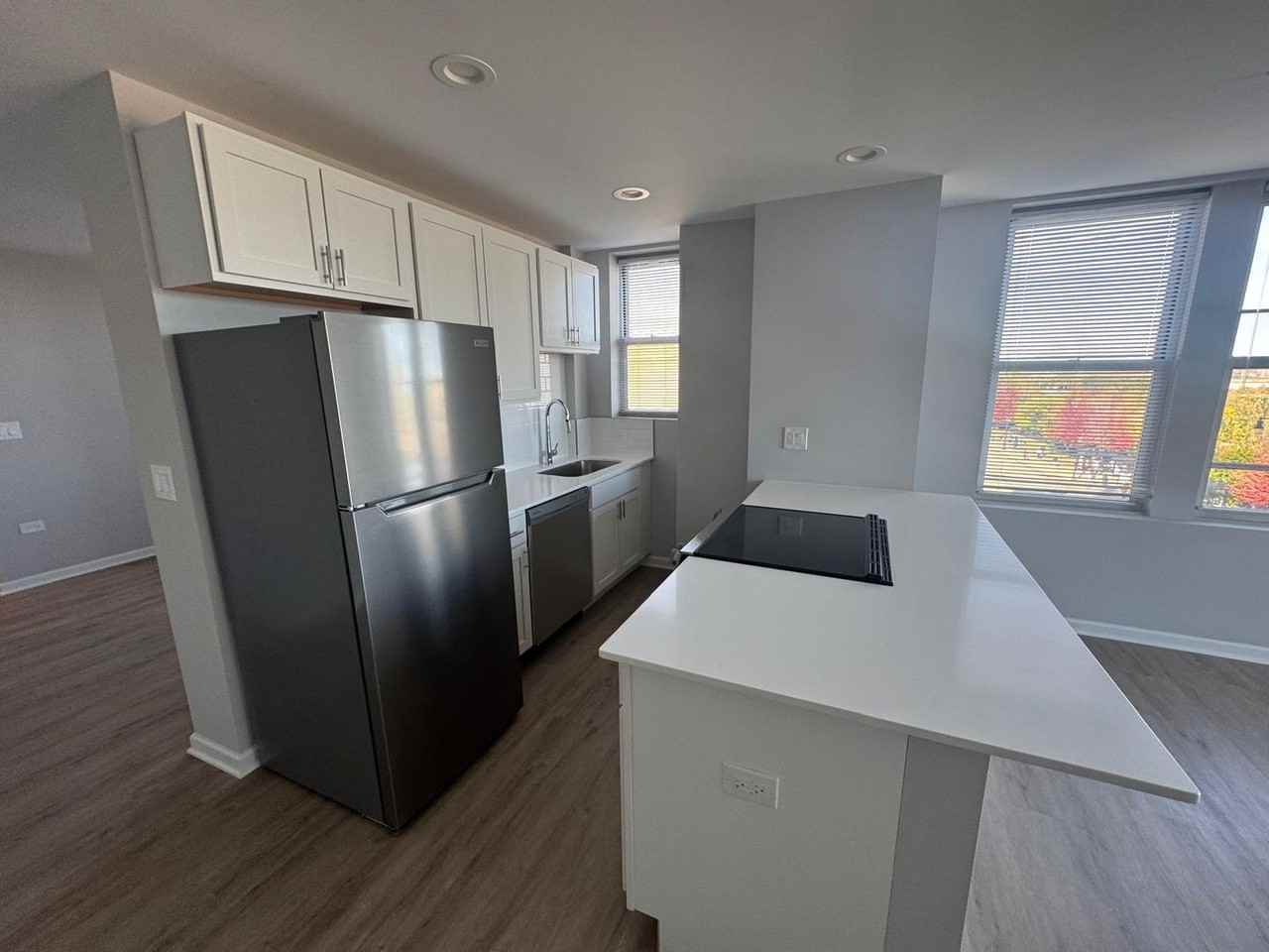 10 N Sheridan Rd. - Photo 4 of 25