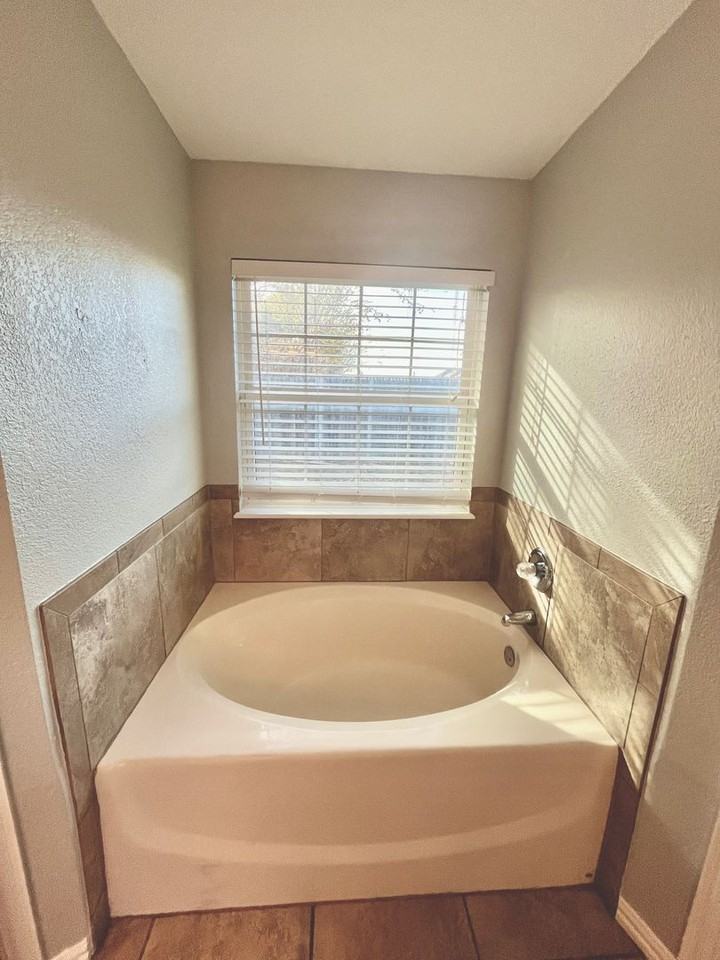 1216 N 4th St - Photo 6 of 33