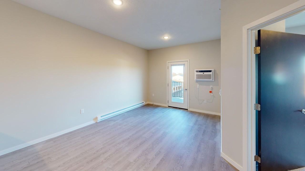 Pioneer Apartments & Townhomes - Photo 7 of 39