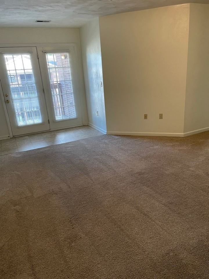 100 Collegiate Ct - Photo 4 of 27