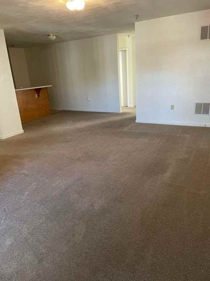 100 Collegiate Ct - Photo 6 of 27