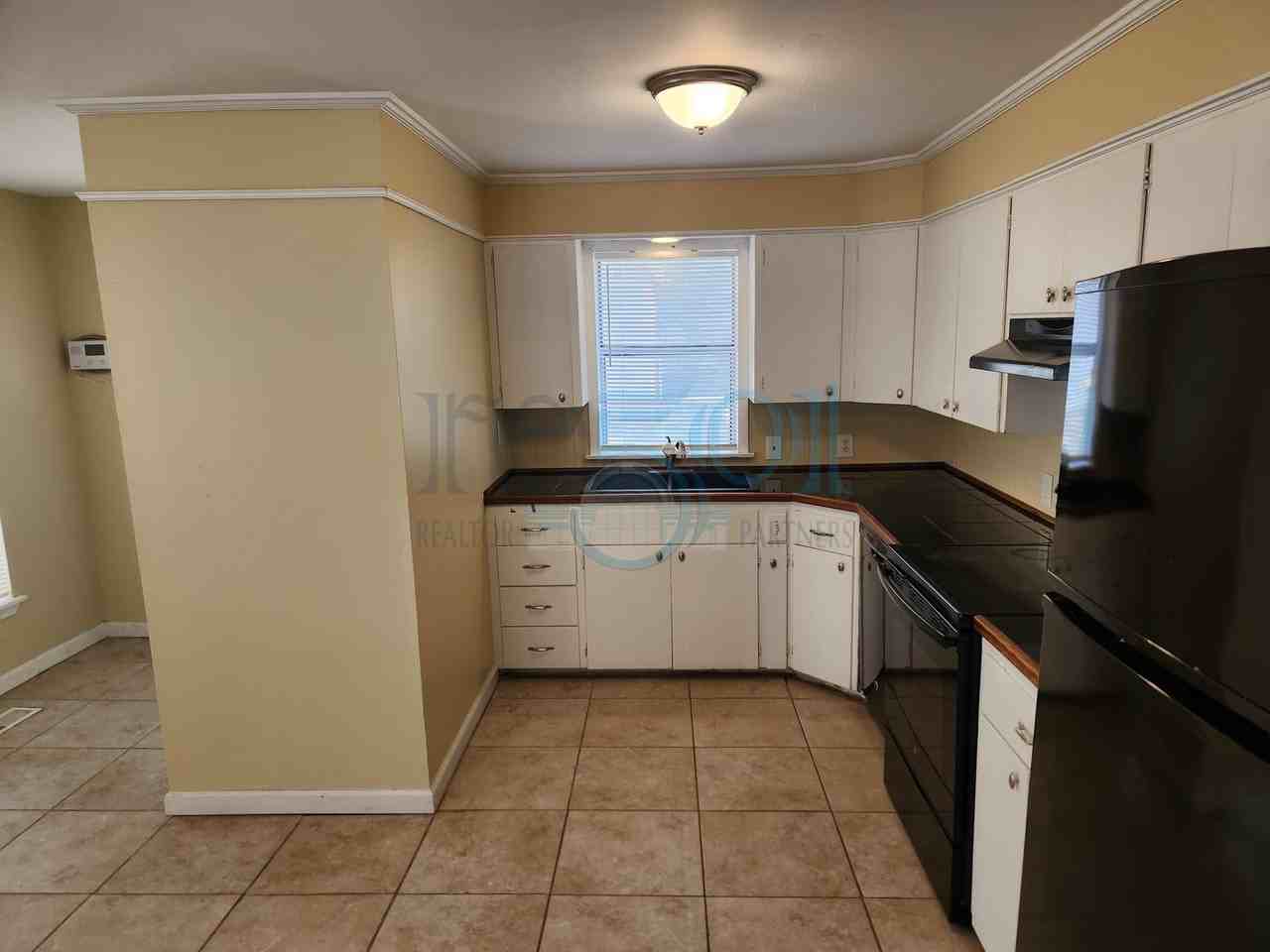 519 S Oak St - Photo 4 of 25