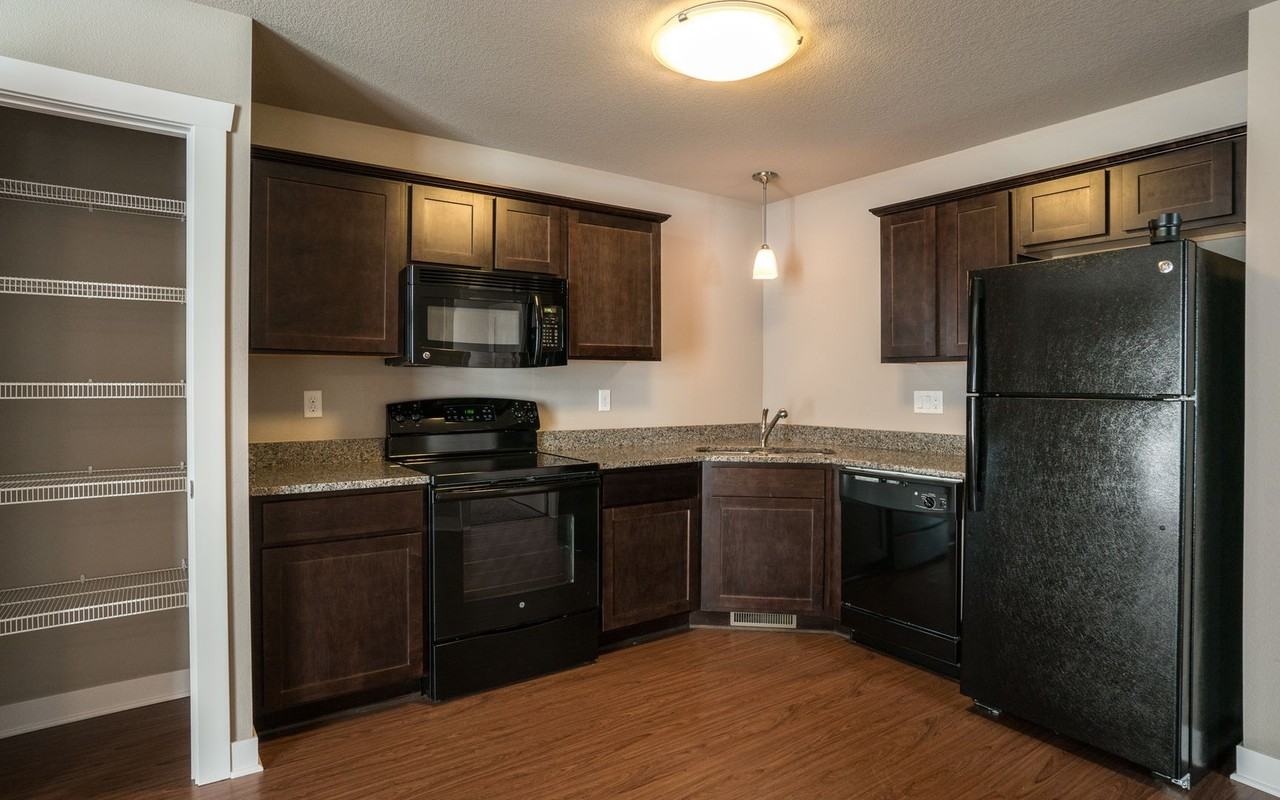 Ironwood Glen Townhomes - Photo 3 of 19