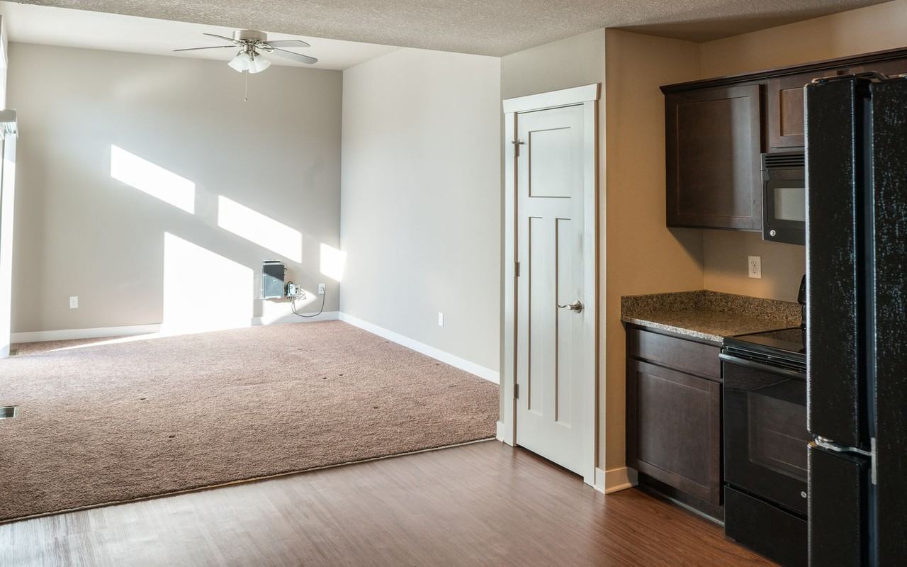 Ironwood Glen Townhomes - Photo 4 of 19