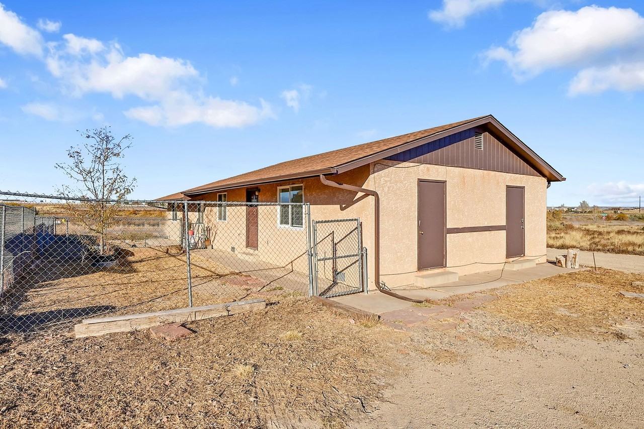 1066 East Mallon Drive - Photo 3 of 21