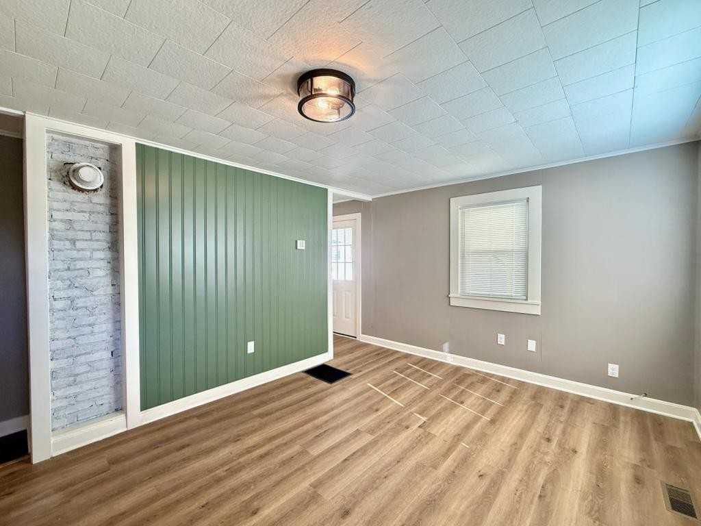 716 Forest St - Photo 2 of 15