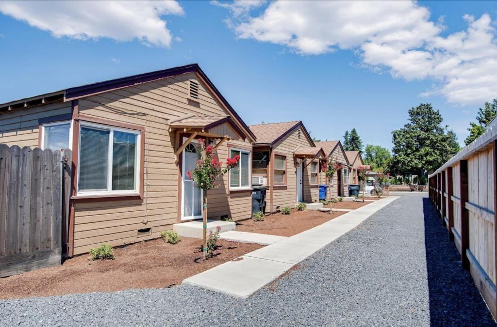 933 Hackberry Ave ##3