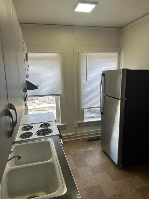 303 West High Street - Photo 3 of 5