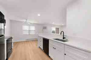 featured image of 220 S Rush St