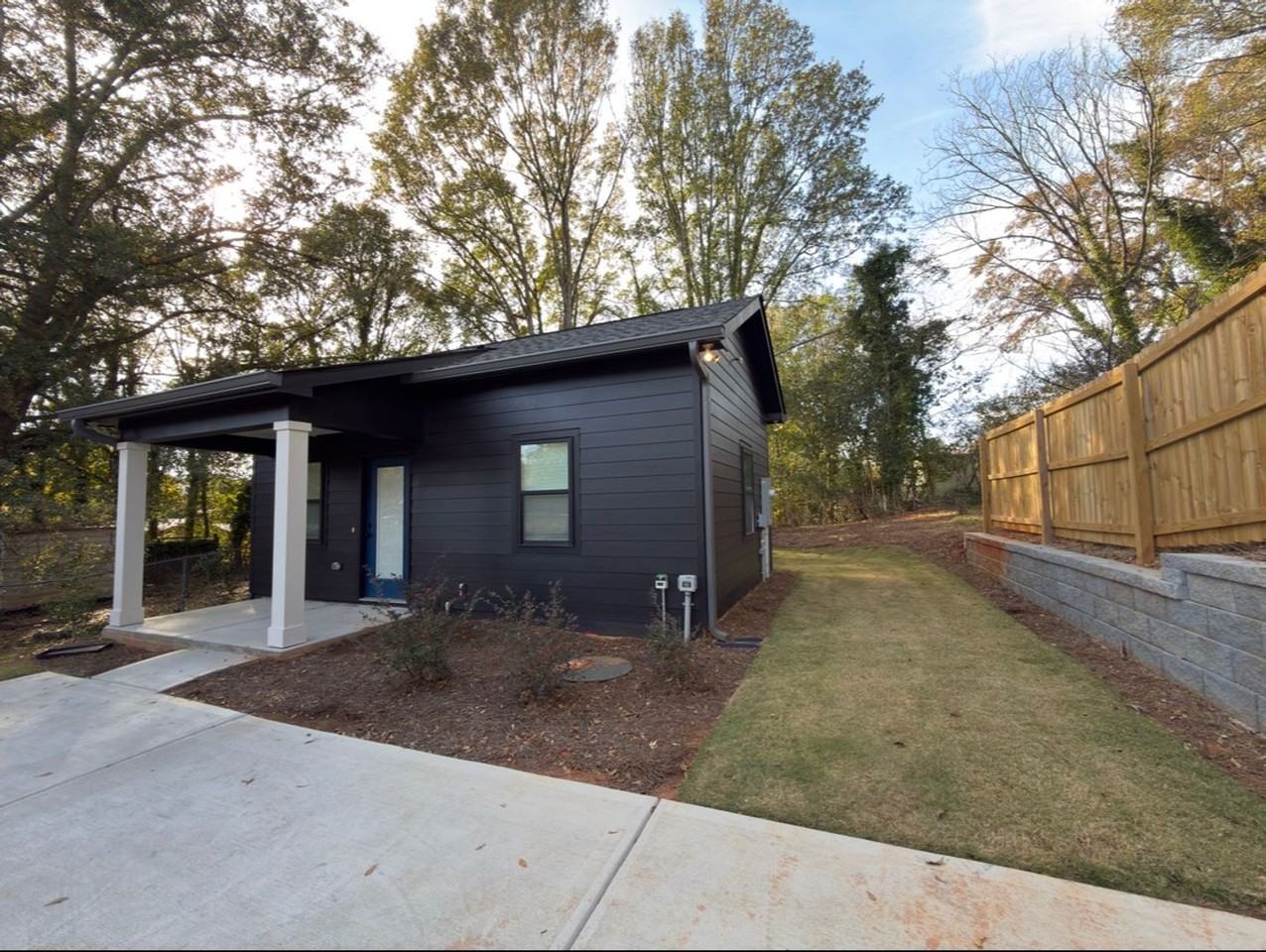 1743 W Hancock Ave - Photo 2 of 10