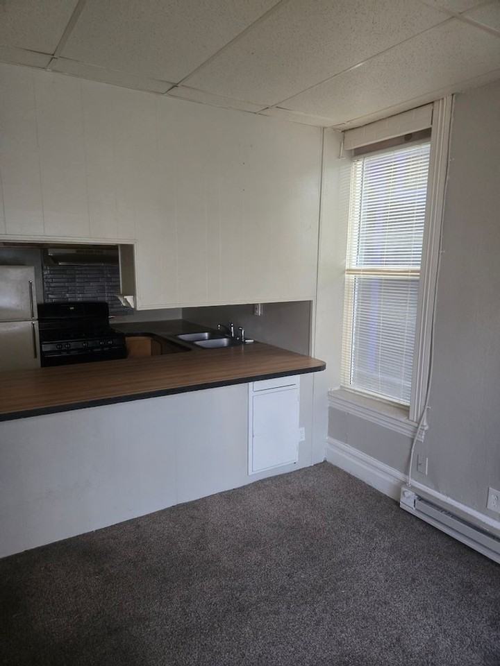 650 24th St - Photo 7 of 14