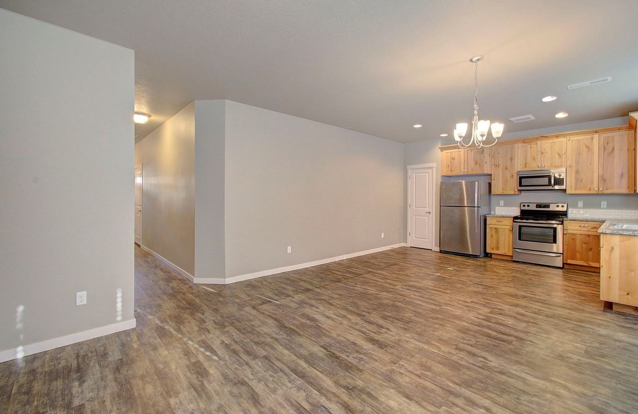 1311 Ne 82nd Dr - Photo 7 of 28