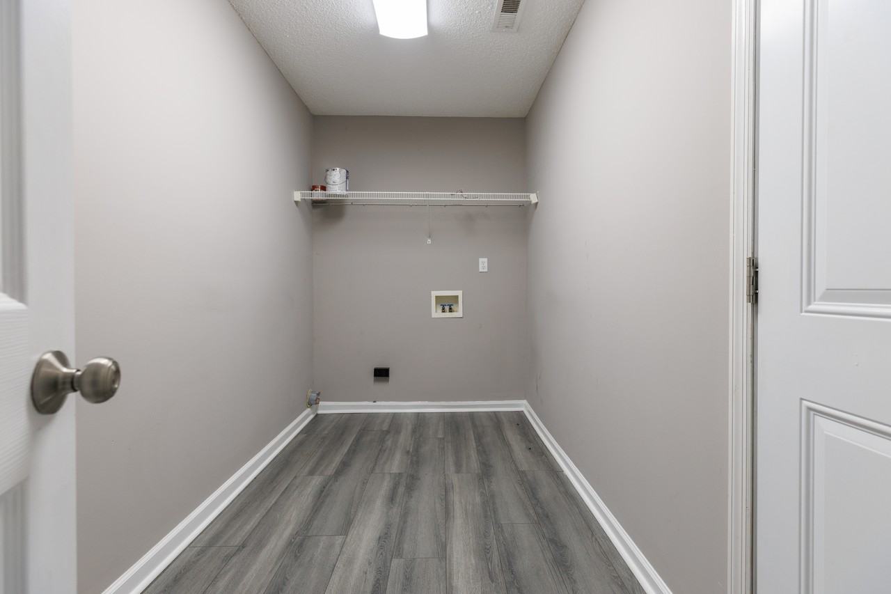 323 Willow Oak Dr - Photo 2 of 29