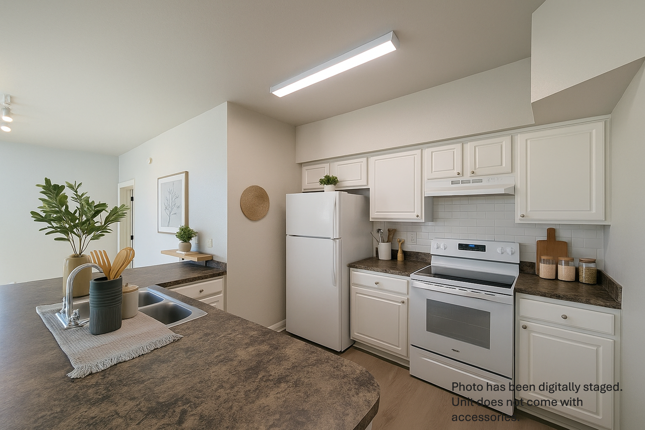 911 N Orange Ave - Photo 4 of 17