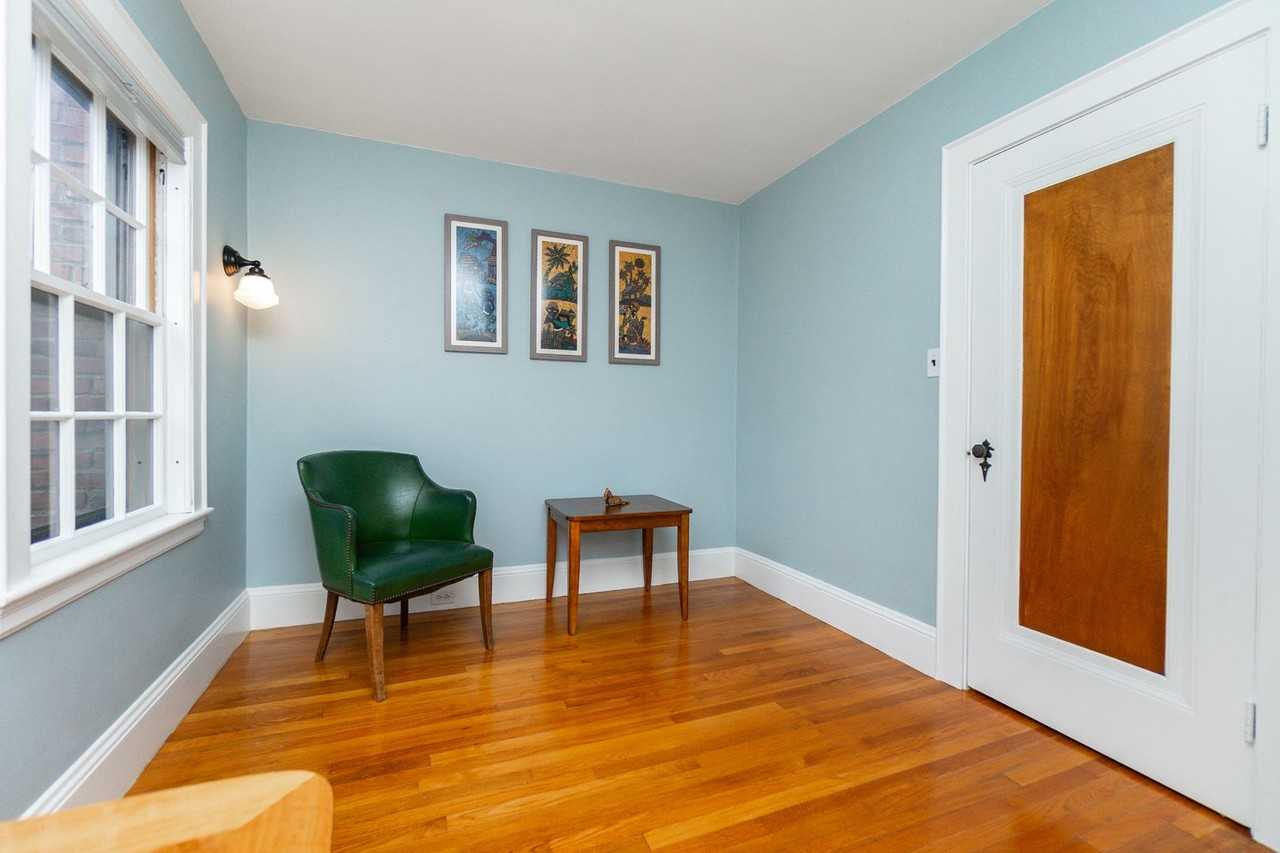 93 Churchill Ave - Photo 3 of 13