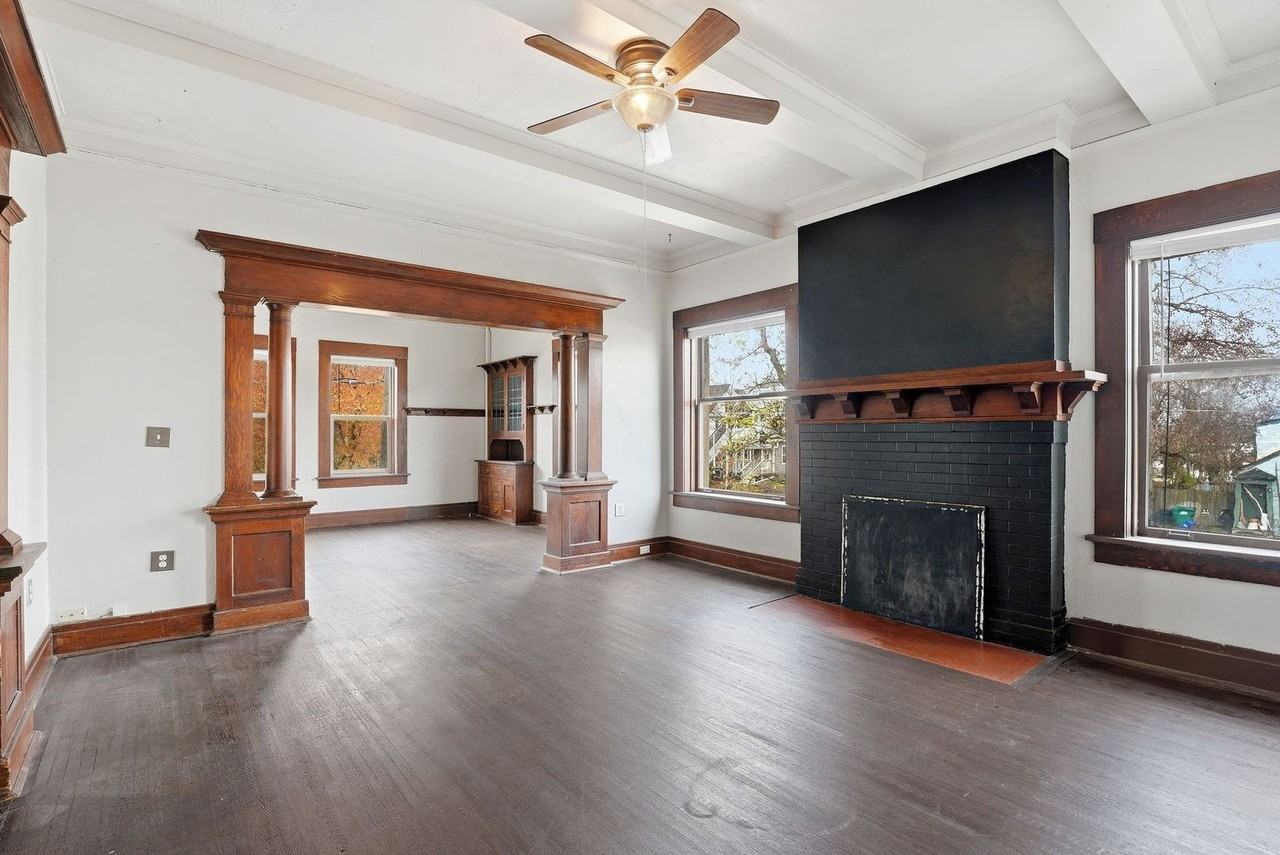 Oak St - Photo 4 of 32