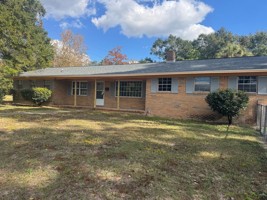 featured image of 697 Green St