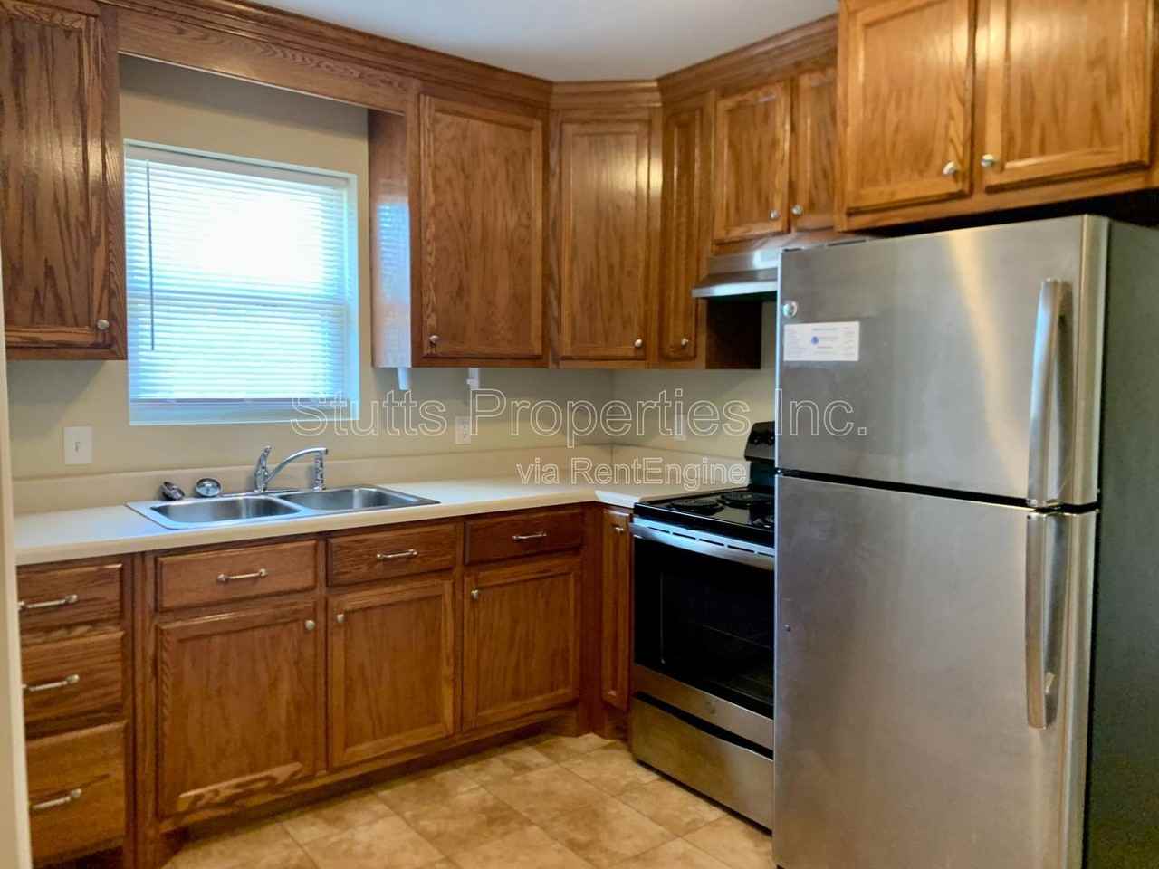 900 N Montgomery Ave #205 - Photo 2 of 6