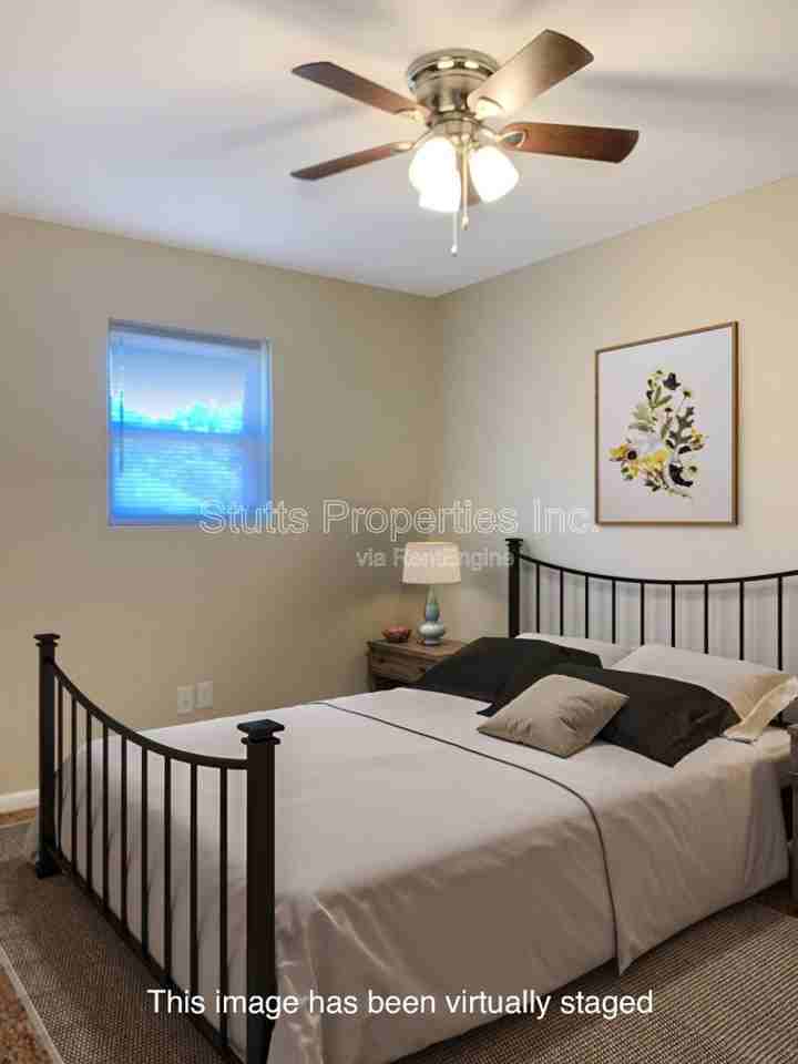 900 N Montgomery Ave #205 - Photo 3 of 6