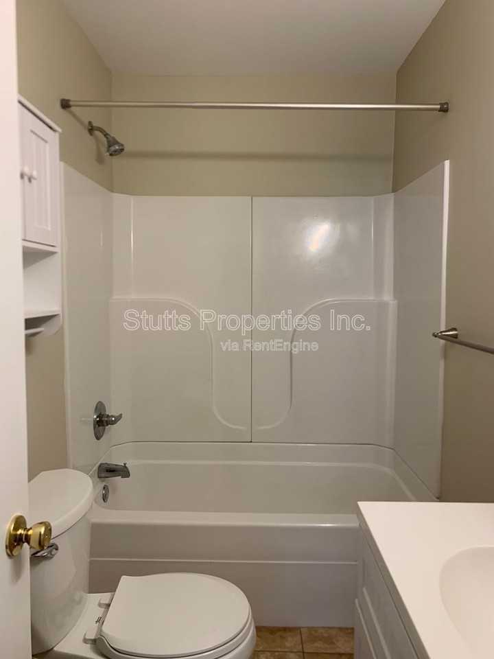 900 N Montgomery Ave #205 - Photo 4 of 6