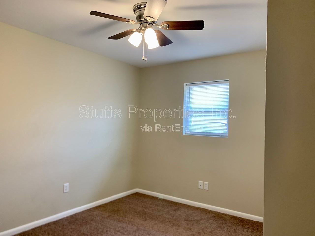 900 N Montgomery Ave #205 - Photo 5 of 6