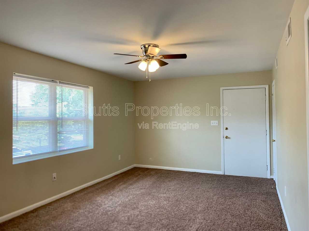 900 N Montgomery Ave #205 - Photo 6 of 6