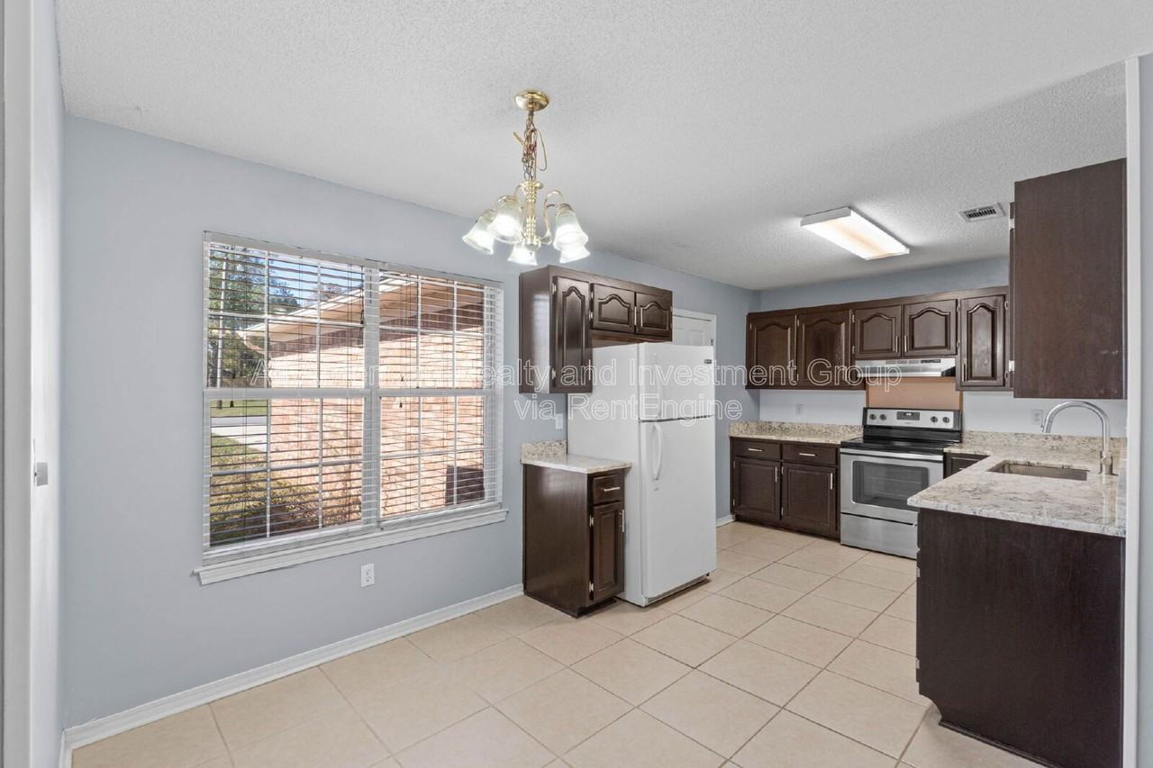 2254 Calle De Cantabria - Photo 7 of 23