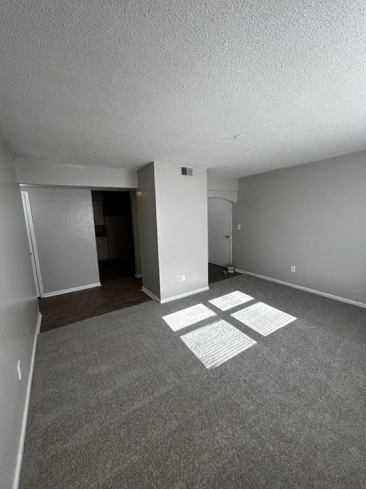 Maple Manor Apartments - Photo 3 of 39