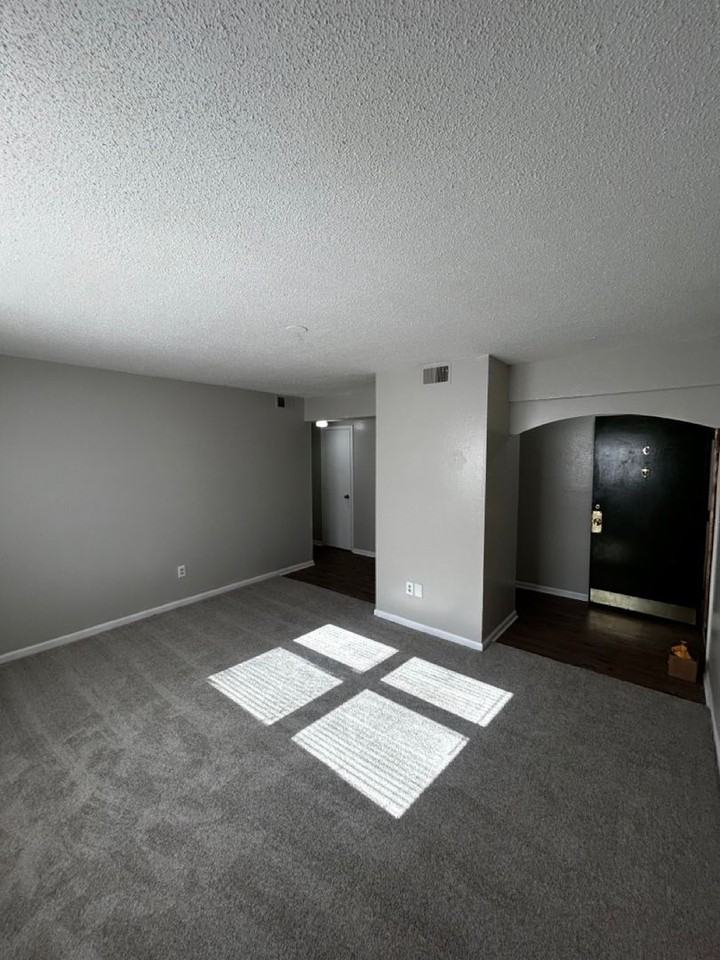 Maple Manor Apartments - Photo 6 of 41