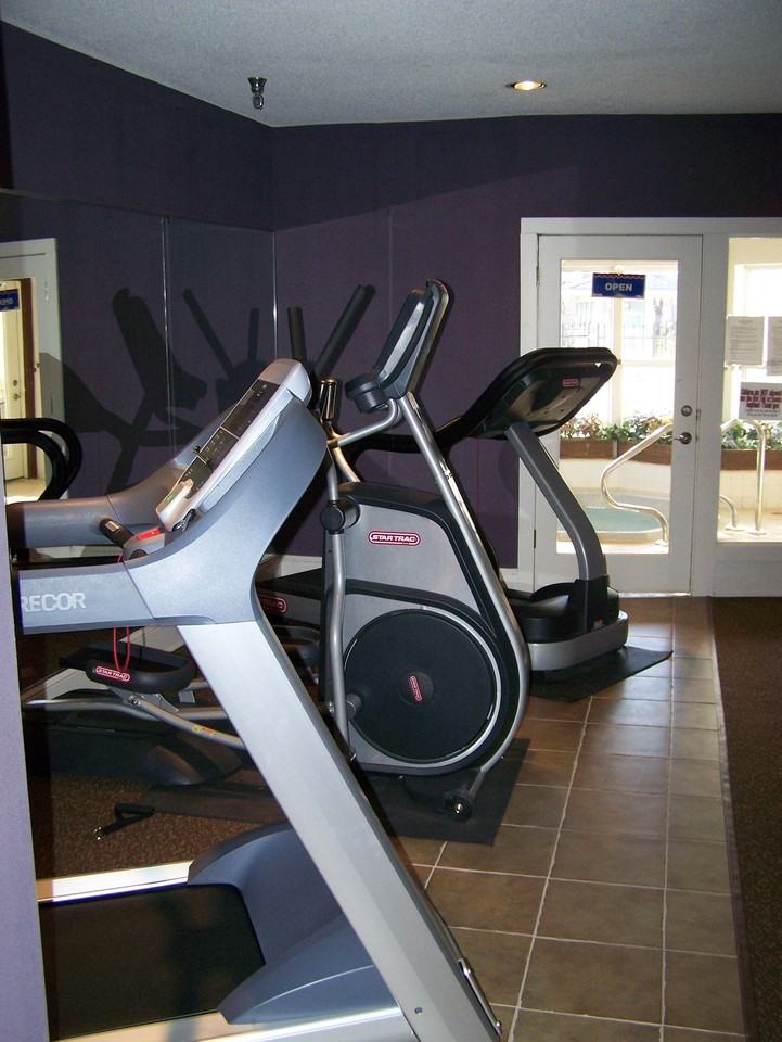 Lake Place Luxury Apartments & Townhomes - Photo 3 of 30