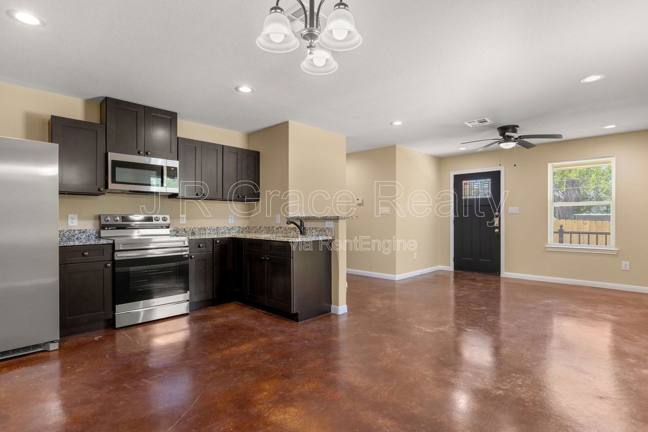 1515 Trice Avenue #B - Photo 2 of 4