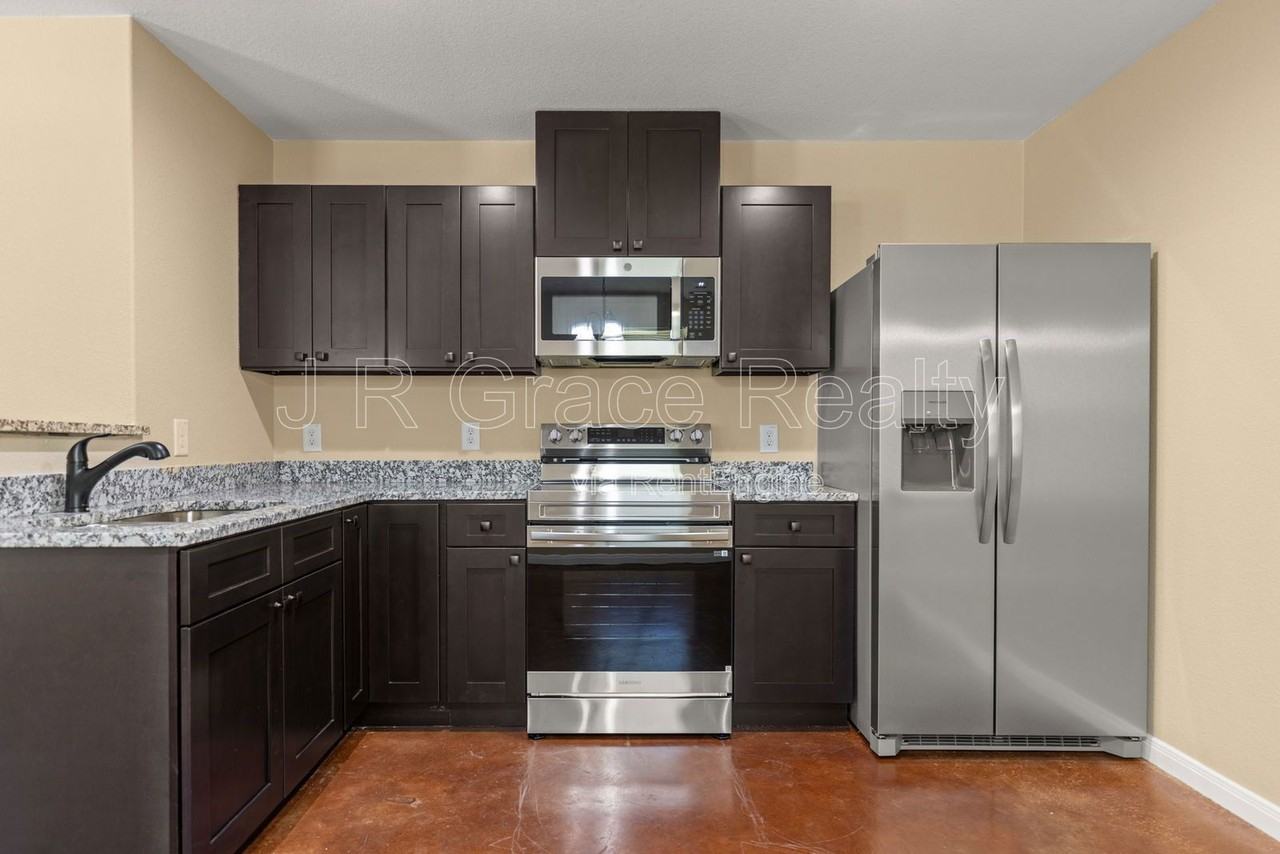 1515 Trice Avenue #B - Photo 3 of 4