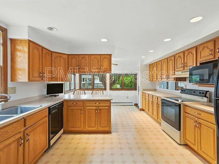 178 Massasoit Rd - Photo 5 of 30